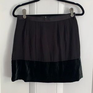 NWOT Banana Republic skirt velvet trim size 0